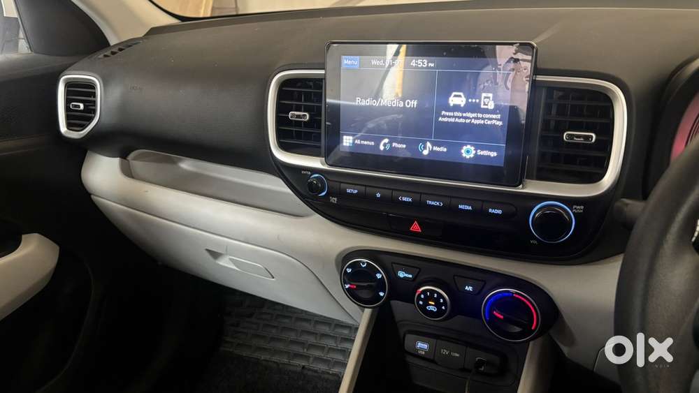 Hyundai Venue Petrol 2024