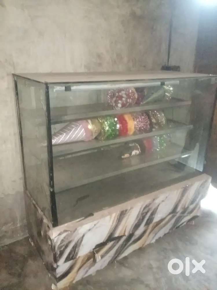 Cake counter with freezer brand new condition
