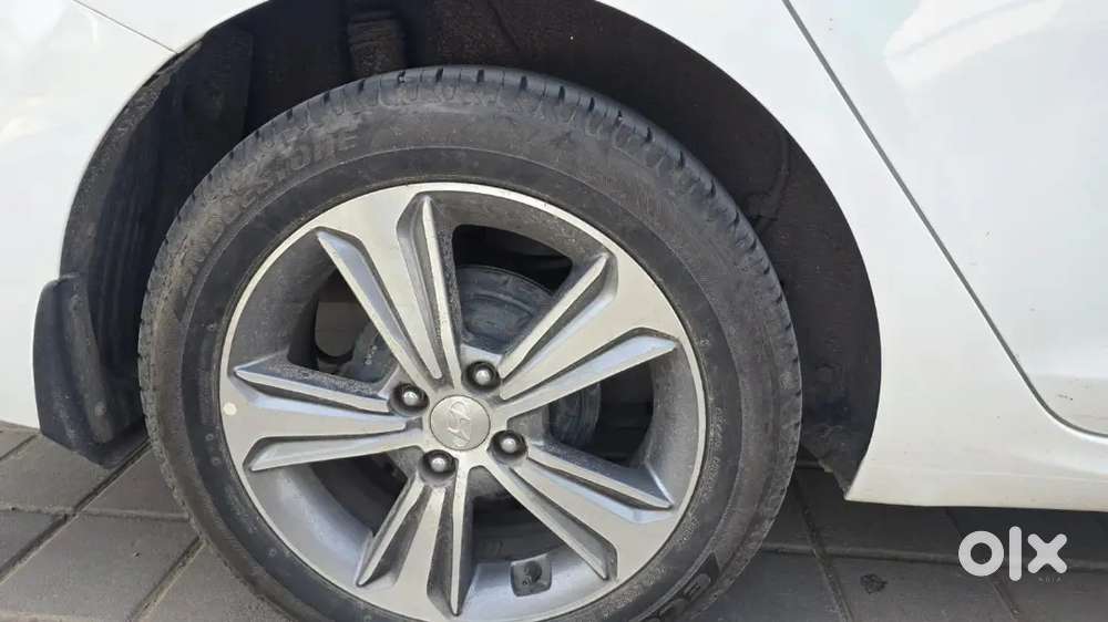 Hyundai Verna Dec 2017 Petrol Well Maintained