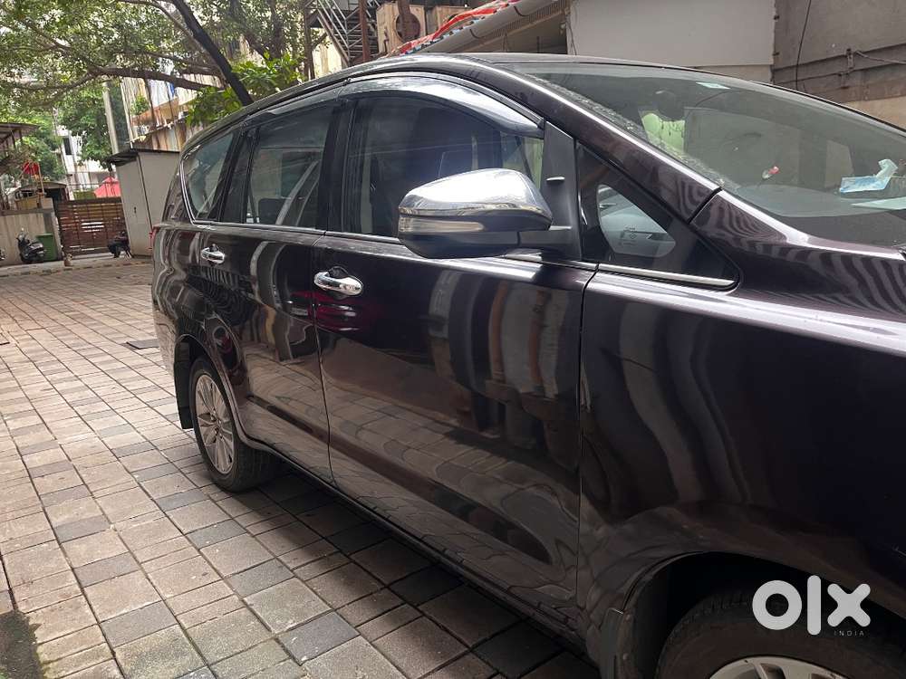 Innova Crysta Zx Top Model (petrol) 2016