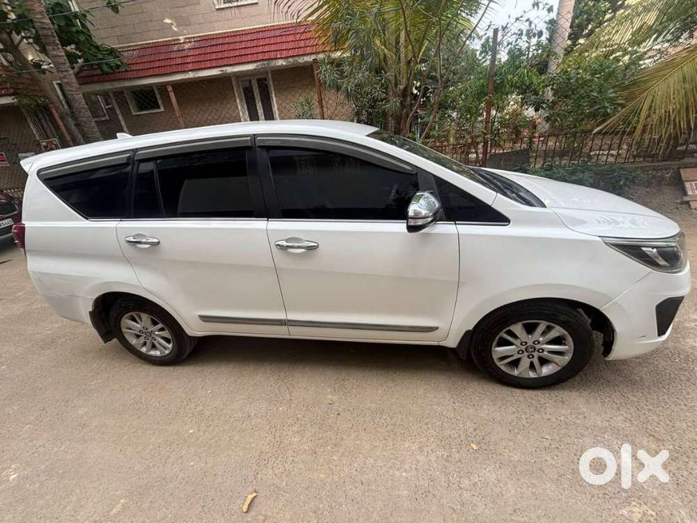 Toyota Innova Crysta 2.8z Automatic, 2016, Diesel