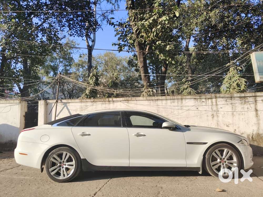 Jaguar Xj Diesel Automatic 2015 Year
