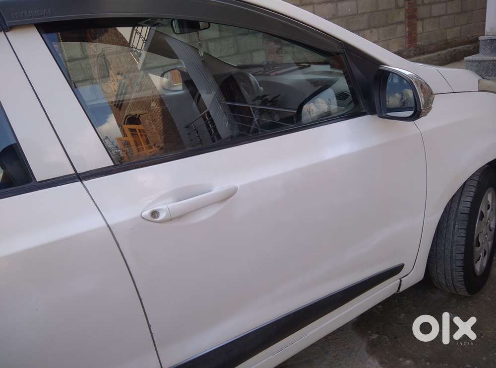 Hyundai Grand I10 2015 Diesel 95784 Km Driven