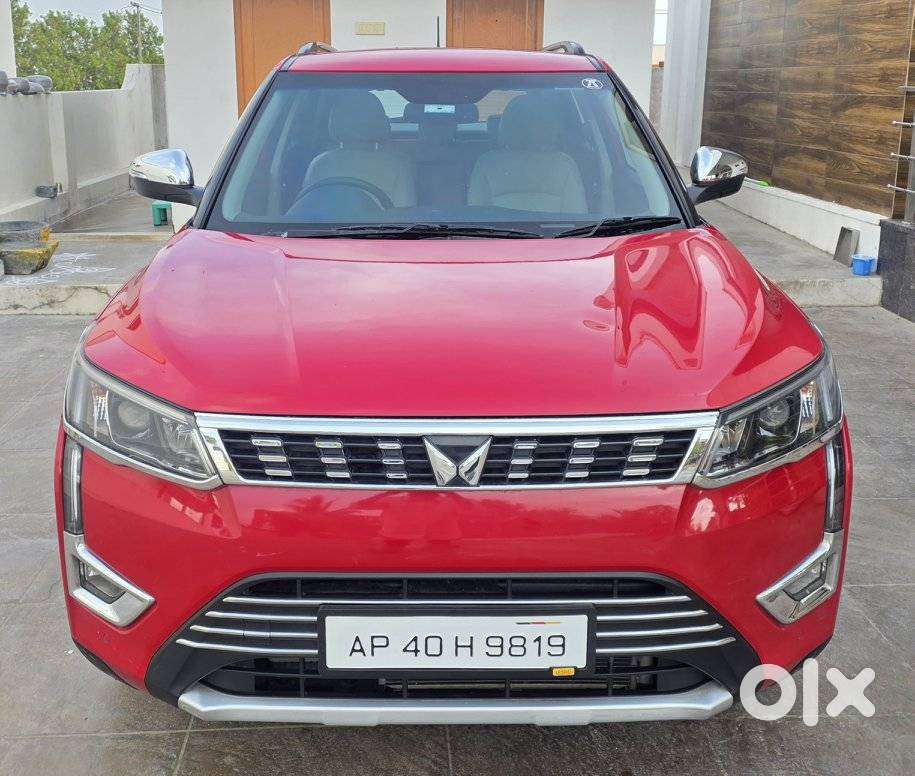 Mahindra Xuv300 W8 (o) 1.5 Diesel Amt, 2023, Diesel