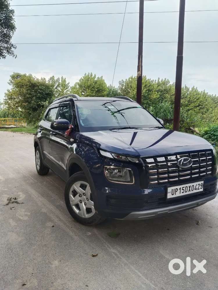 Hyundai Venue 2022 S Manual Petrol with excellent condition
