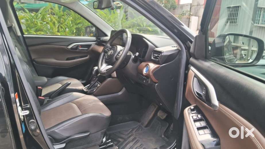 Toyota Urban Cruiser Hyryder 1.5 V Hybrid, 2025, Petrol