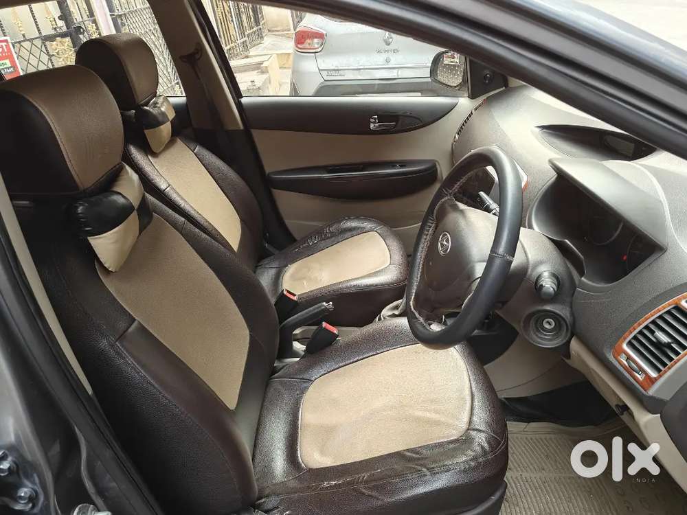 Hyundai I20 2010 Petrol Well Maintained Valid Upto 2030
