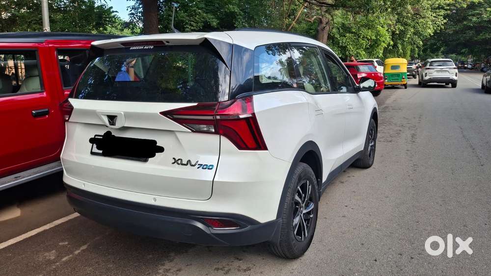 Mahindra Xuv700 Mx Petrol Mt 5 Str (e), 2024, Petrol