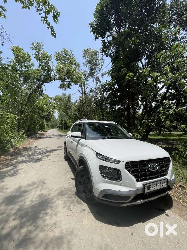 Hyundai Venue 2021 Petrol Well Maintained