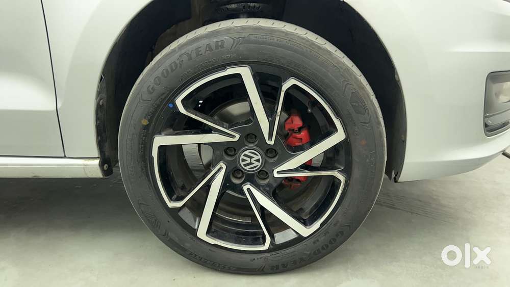 Volkswagen Vento 1.2 Tsi Highline At, 2017, Petrol