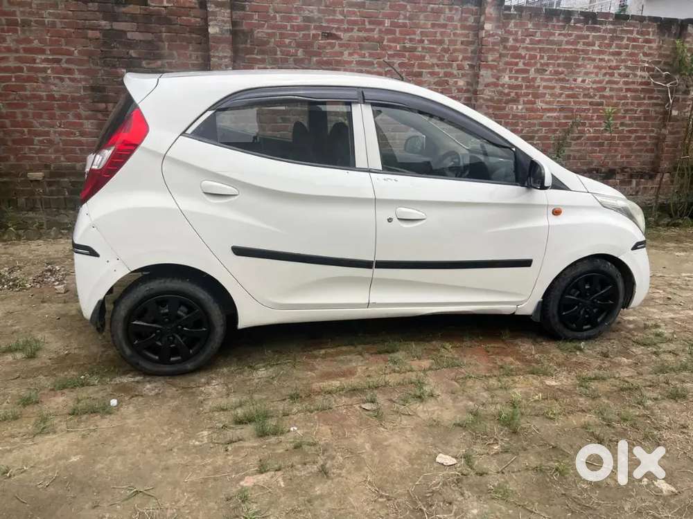 Hyundai Eon Sportz 2012 Hyundai Eon, Petrol
* Model No 2012
* With Ins