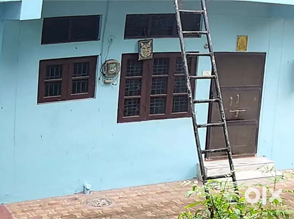 TOLET 1BHK  suitable for bachelors(Karimnagar)