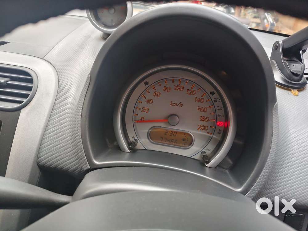 Maruti Suzuki Ritz Vxi, 2011, Petrol