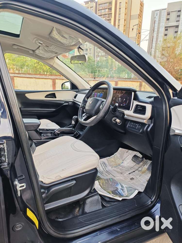 Mahindra Xuv700 2.2 Ax 5 Diesel At 7 Str, 2023, Diesel