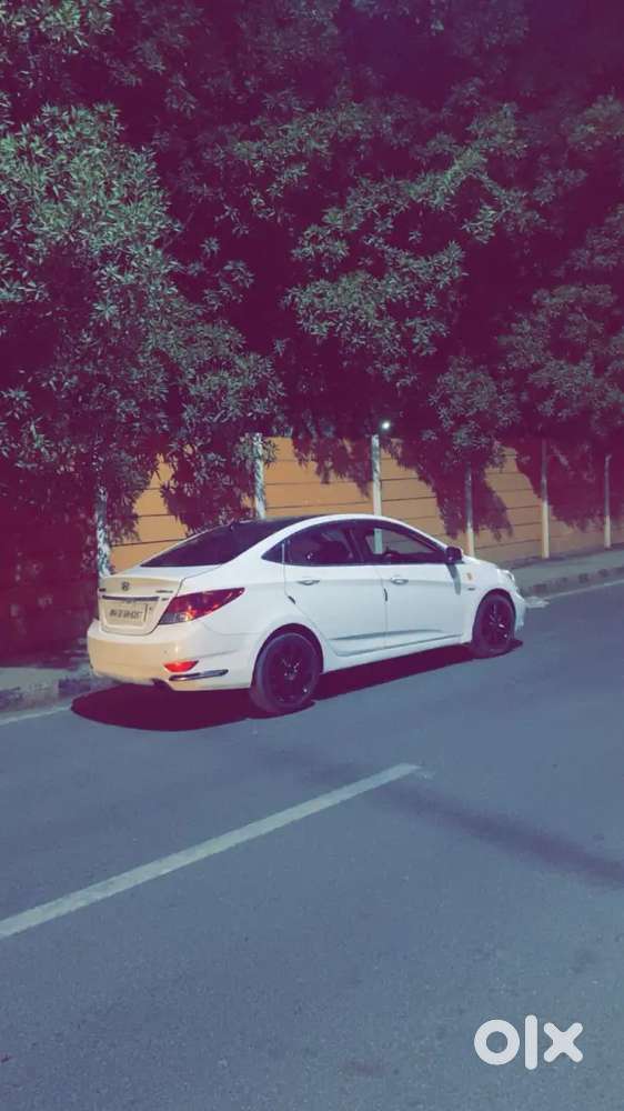 Topend Hyundai Verna 2012 Good Condition