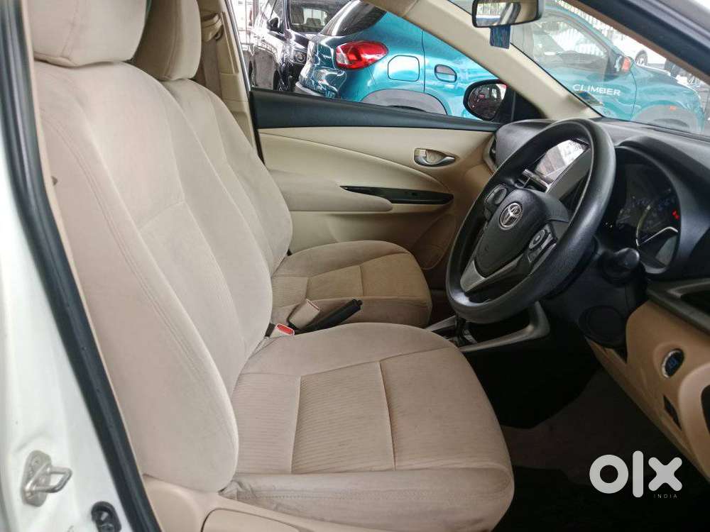 Toyota Yaris G Cvt, 2021, Petrol