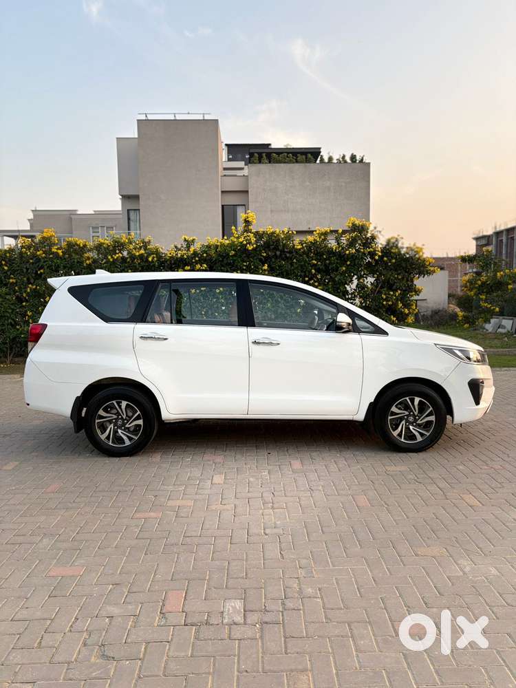 Toyota Innova Crysta [2020-ongoing] 2.4 Gx 7 Str, 2021, Diesel