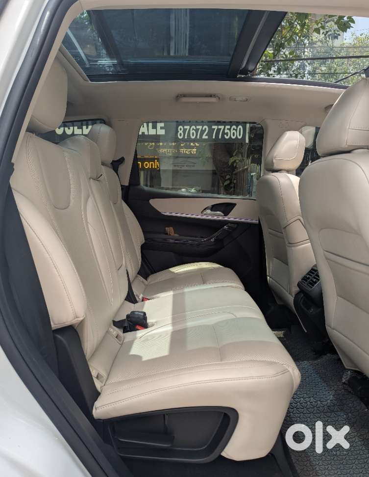 Mahindra Xuv700 2.0 Ax 7 Petrol At Luxury Pack Str, 2025, Petrol
