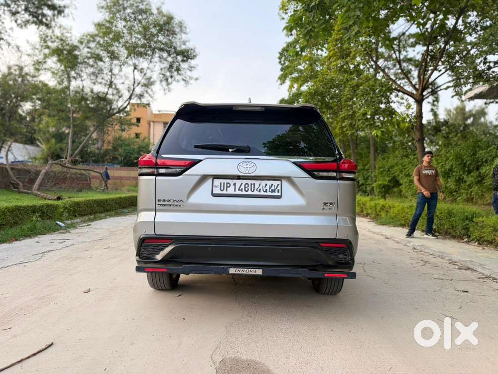 Toyota Innova Hycross 2.0 Zx (o) Hybrid 7 Str, 2025, Petrol