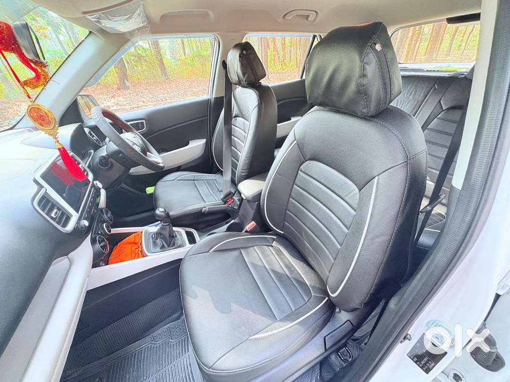 Hyundai Venue 2026 Petrol 4500 Km Driven