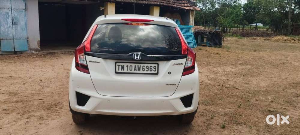 Honda Jazz1.2 Smt White 2016 Model