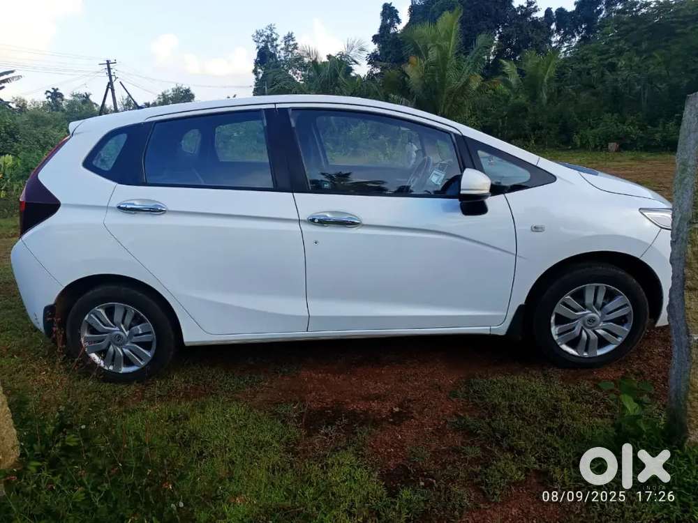 Honda Jazz 2016 Diesel Well Maintained