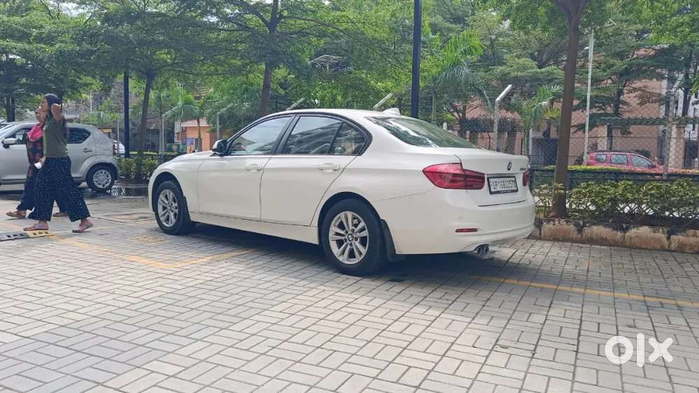Pristine Bmw 320d (lci)  Lady Doctor Driven