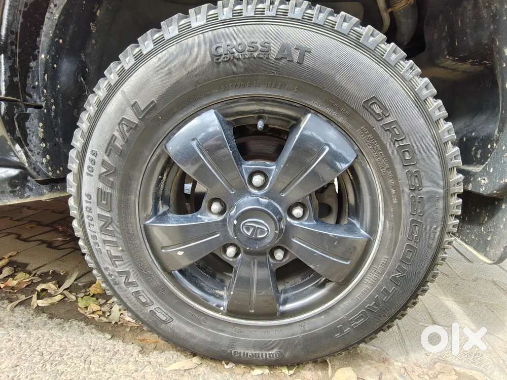 Tata Safari Storme 2015