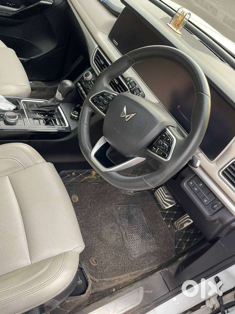 Mahindra Xuv700 2.2 Ax 7 Diesel At Luxury Pack Str Awd, 2023, Diesel