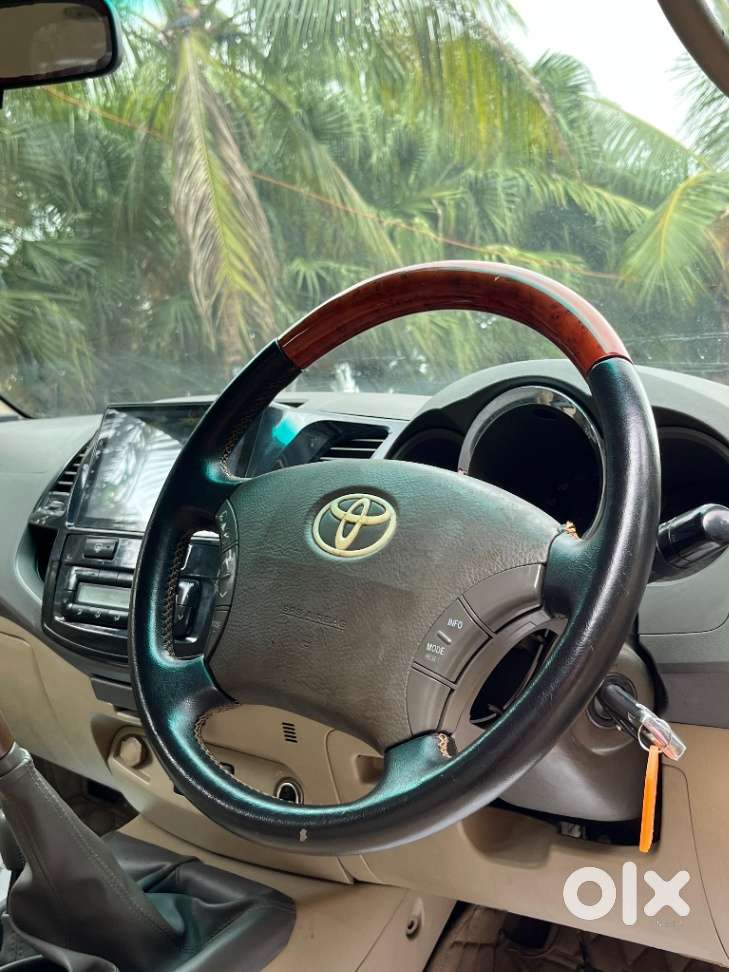 Toyota Fortuner 3.0 4x4 Manual, 2011, Diesel
