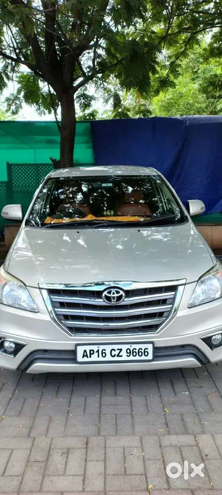 Toyota Innova Diesel 7 Str 2015