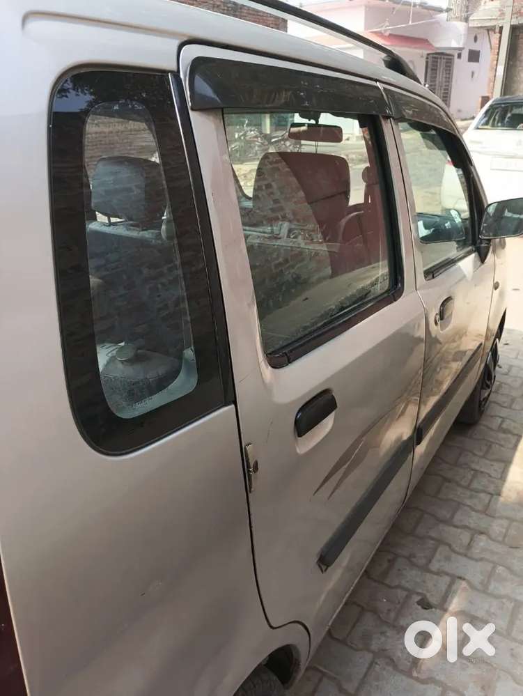 Bich Rahi Hi