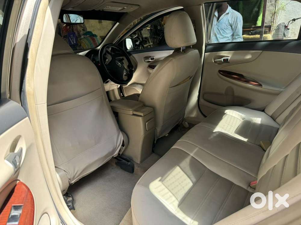 Toyota Corolla Altis 2011