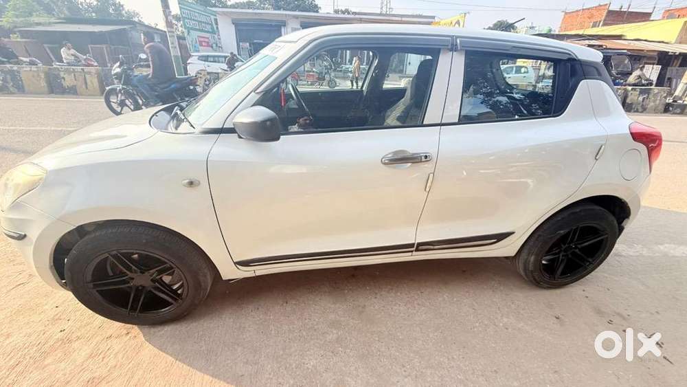 Maruti Suzuki Swift 2020 Petrol 45000 Km Driven