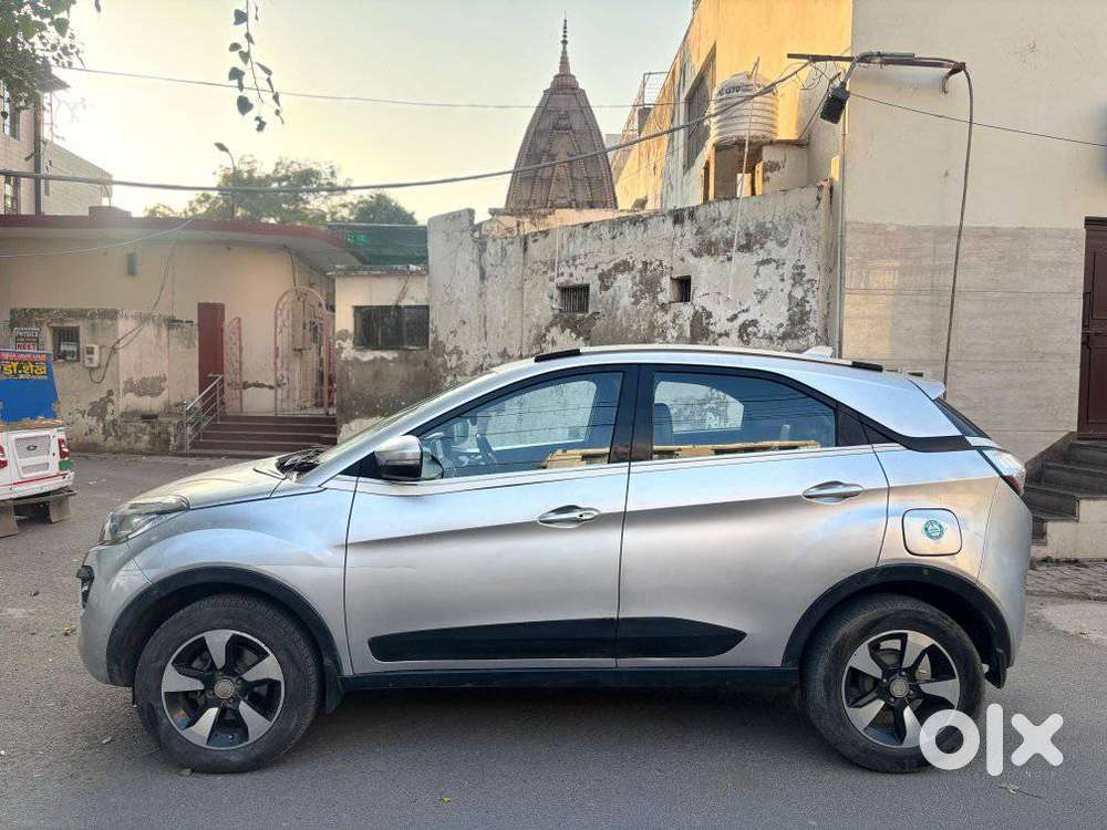 Tata Nexon 1.2 Revotron Xza Plus, 2018, Petrol