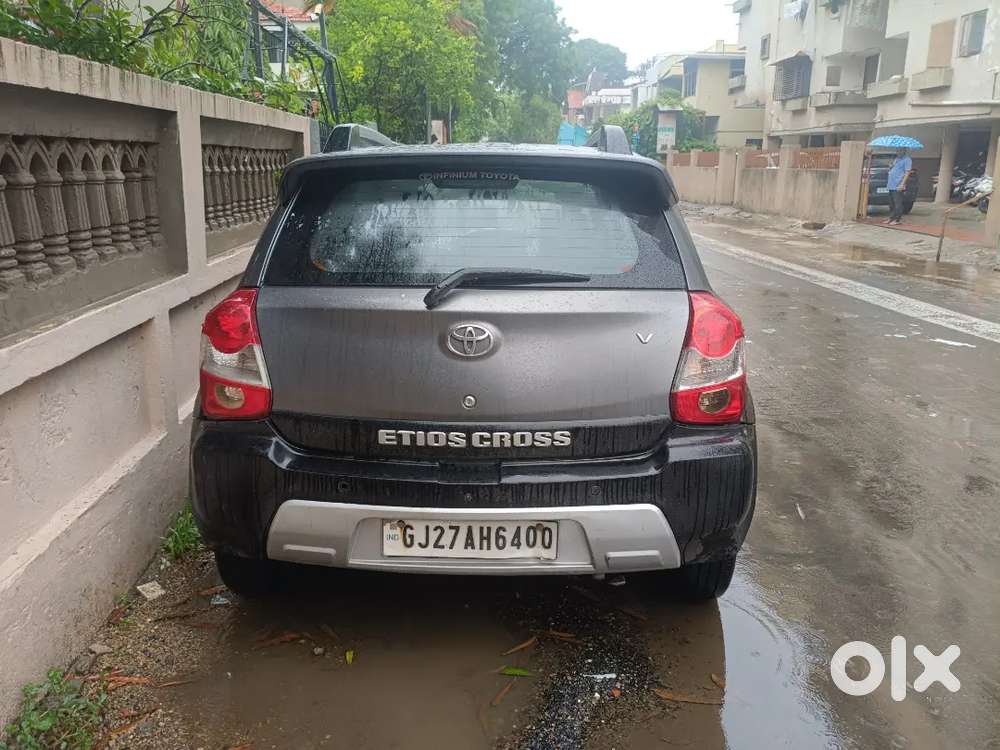 Toyota Etios Cross 2015