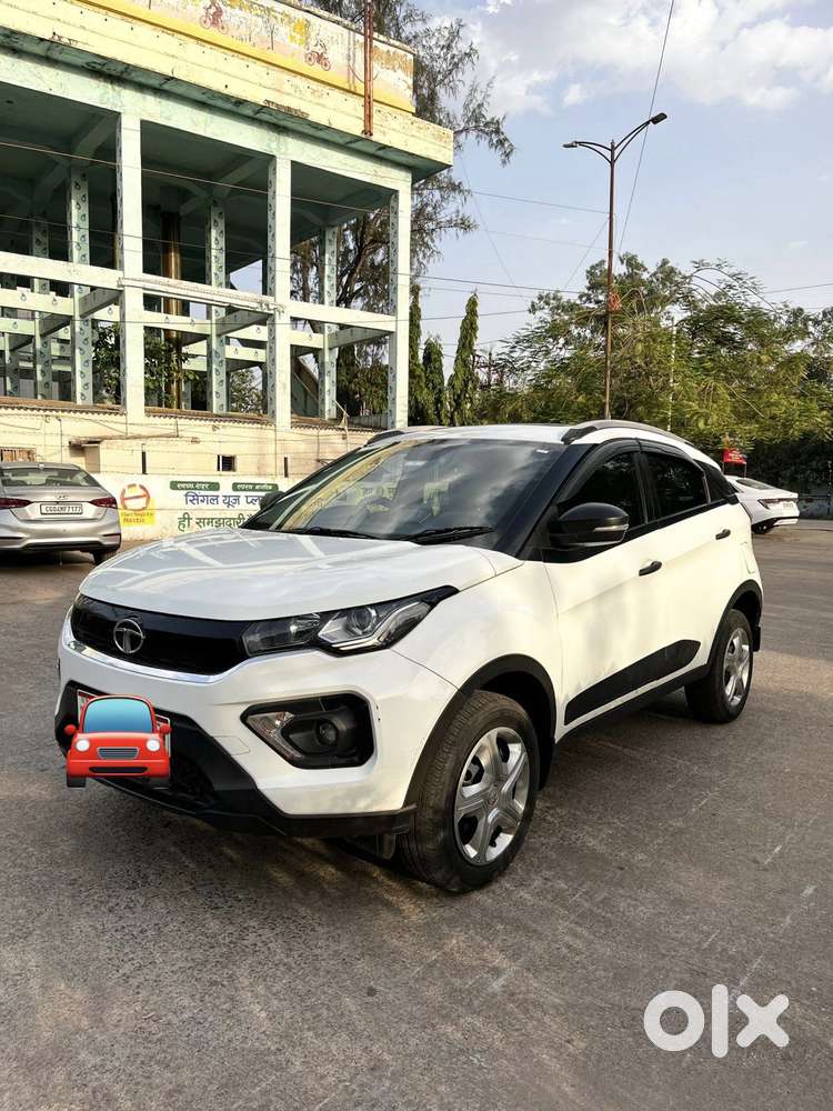 Tata Nexon 1.5 Revotorq Xm (s), 2022, Petrol