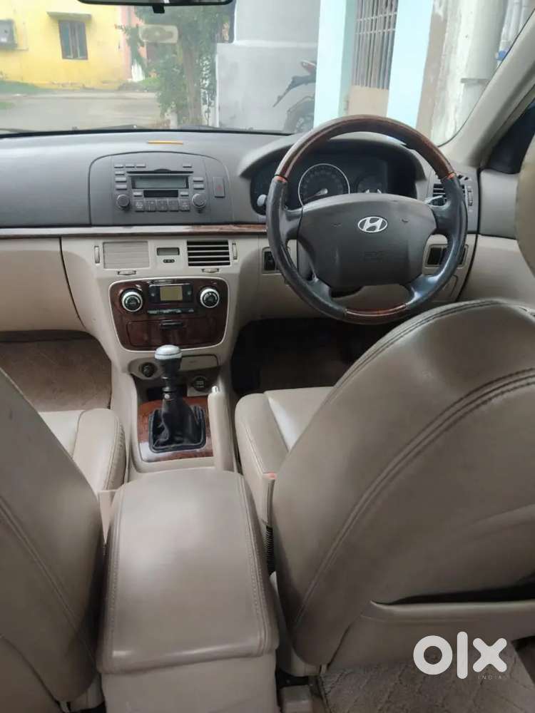 Hyundai Sonata Embera 2005 Petrol 80000 Km Driven