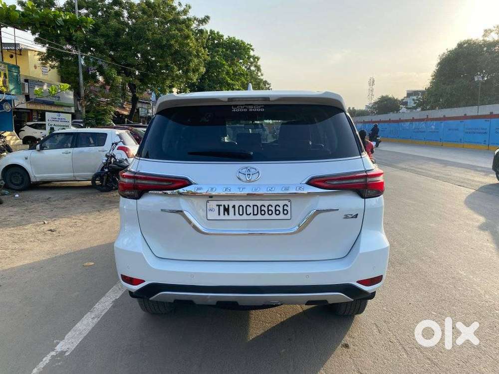 Toyota Fortuner 4x4 At, 2023, Diesel