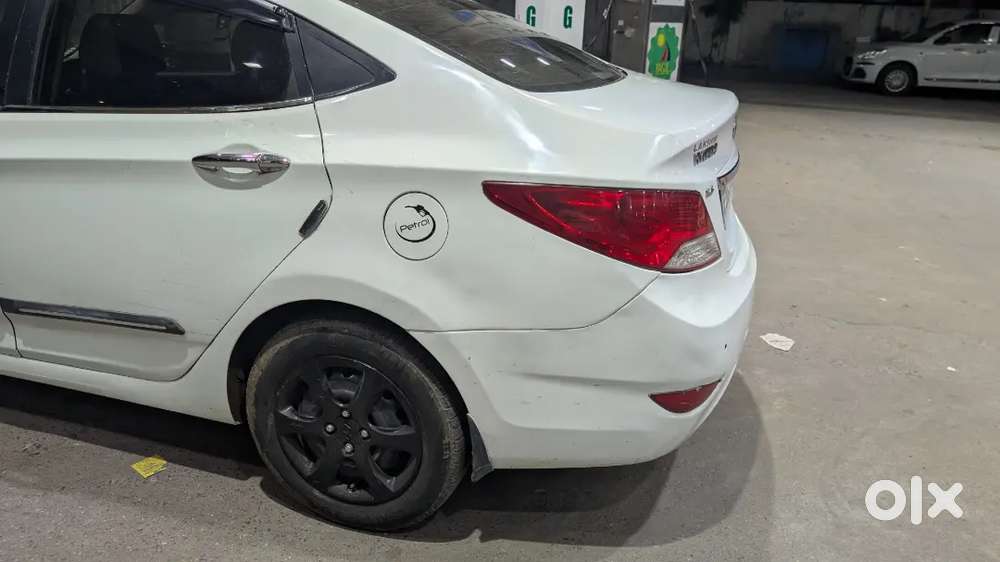 Hyundai Verna Fludic 1.6 Vtvt Bsiv 2011 Petrol