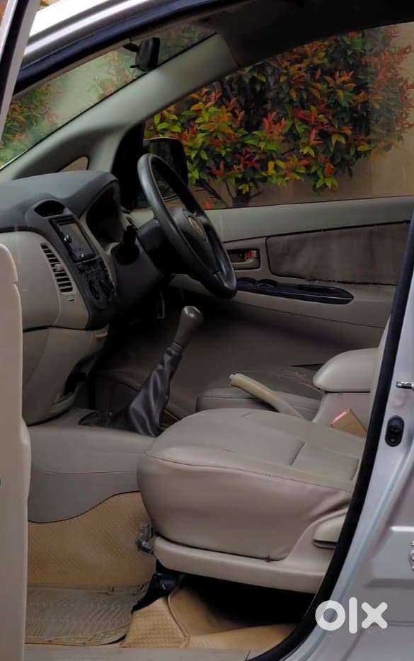 Toyota Innova 2.5 G (diesel) 8 Seater, 2011, Diesel