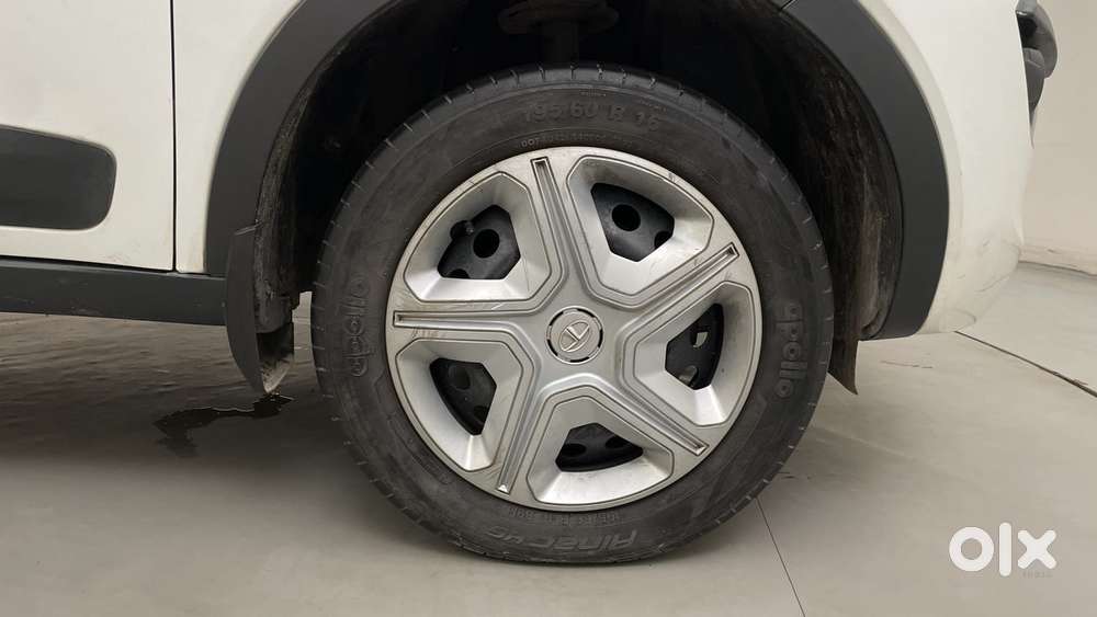 Tata Nexon 1.2 Revotron Xt, 2018, Petrol