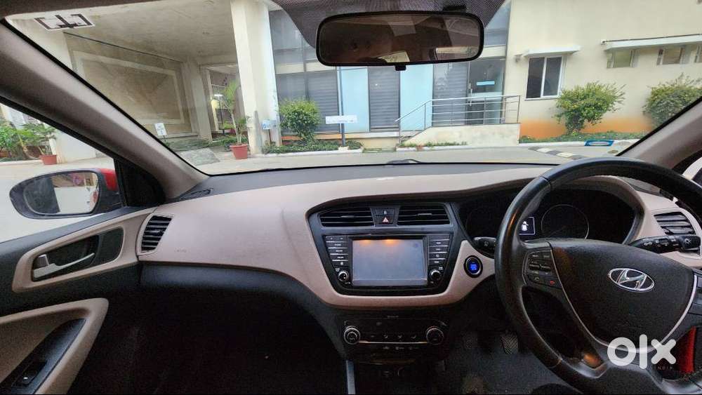 2017 Hyundai Elite I20 Asta(o) Petrol  43,000 Km  Hyundai Service Hi