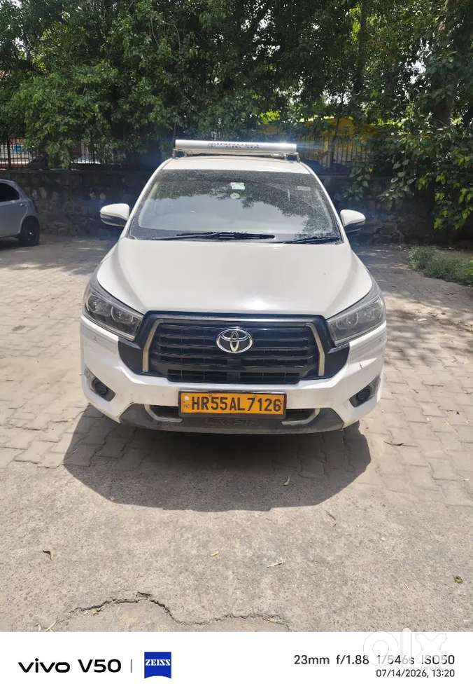 Toyota Innova Crysta Mt, 2.4 G, 2022