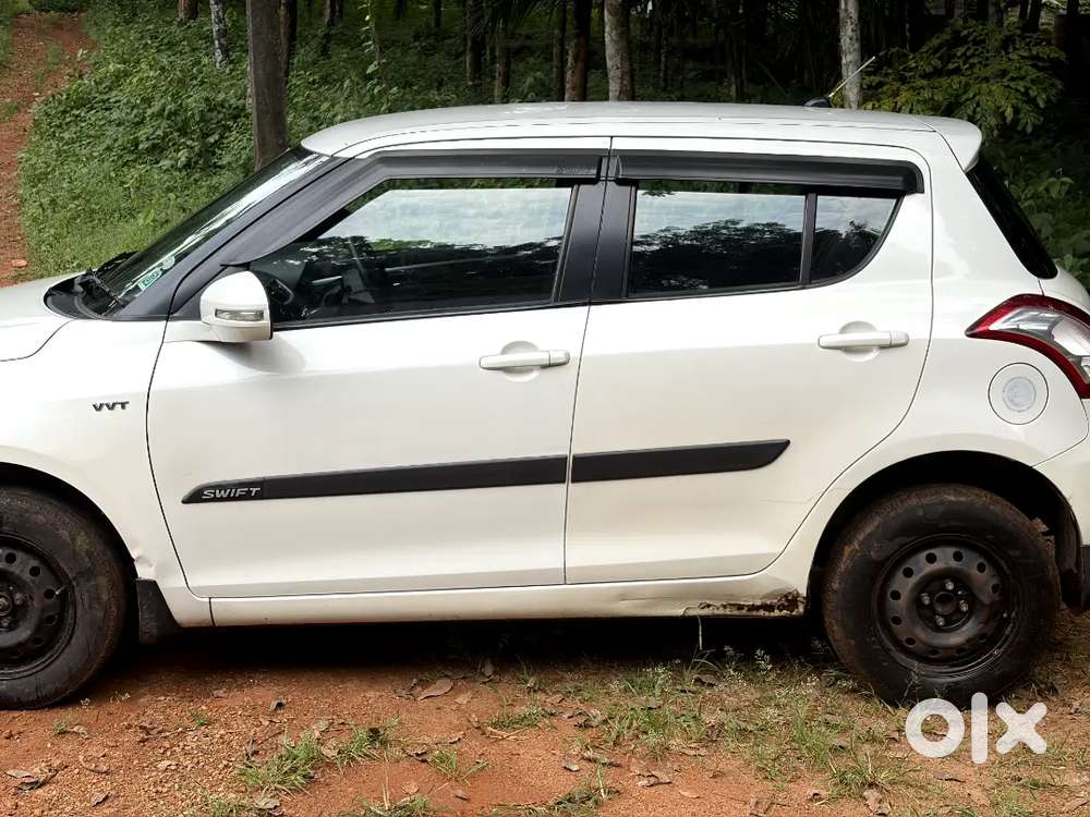 Maruti Suzuki Swift Vxi Petrol 2013
