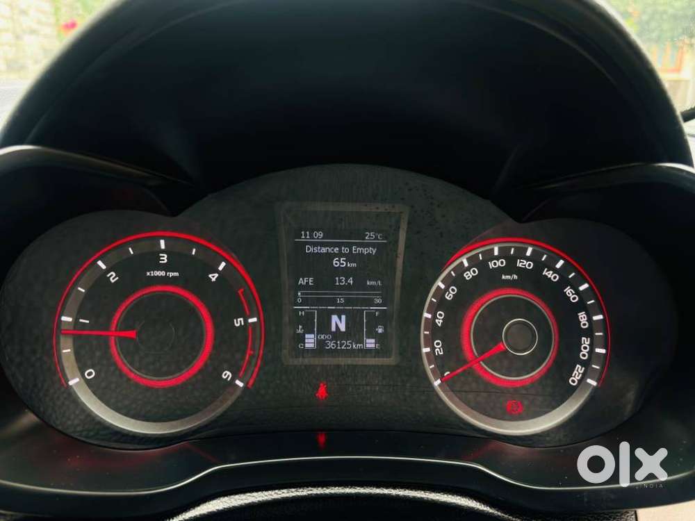 Mahindra Xuv300 W6 Amt Diesel, 2023, Diesel