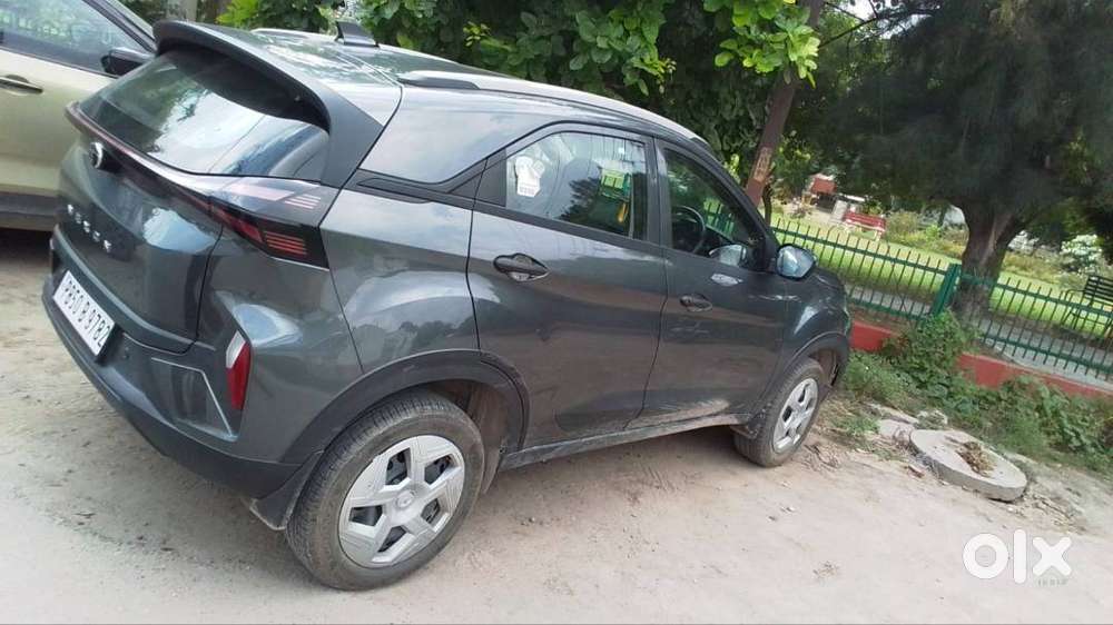 Tata Nexon Smart Plus 2024 Petrol