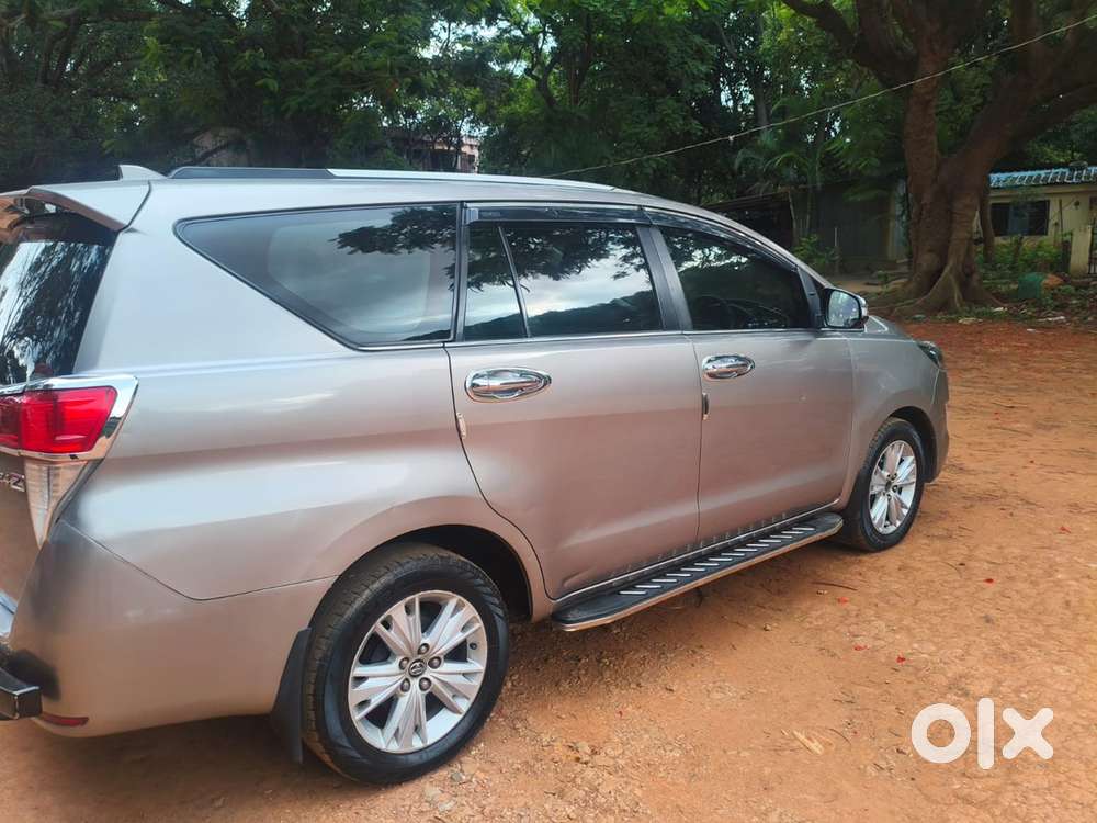 Toyota Innova Crysta 2016