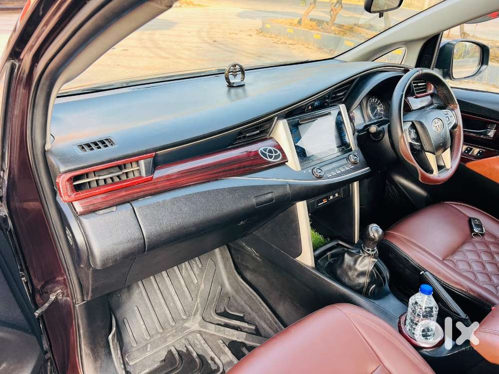 Toyota Innova Crysta 2.4 V 7 Str, 2017, Diesel