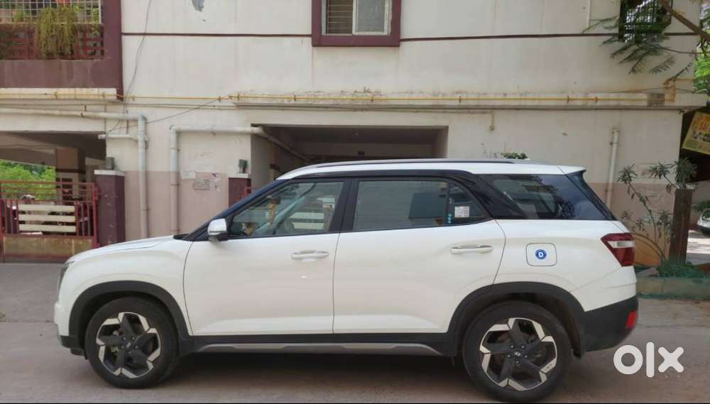 Hyundai Alcazar 2022 Model 10,000 Km Driven